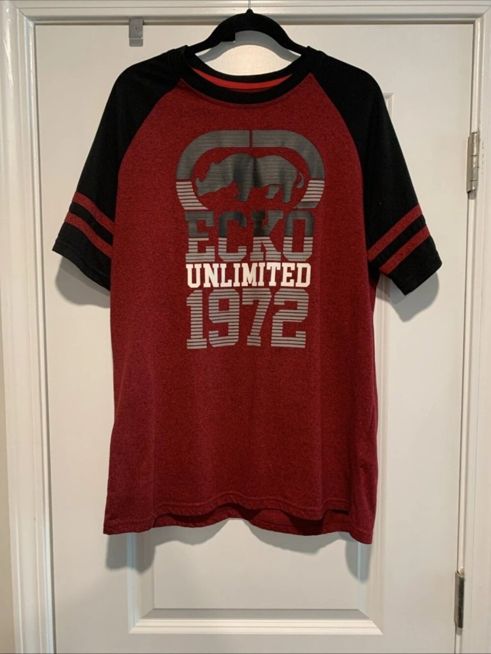 Mens Ecko Unlimited Maroon Short Sleeve T Shirt Size L